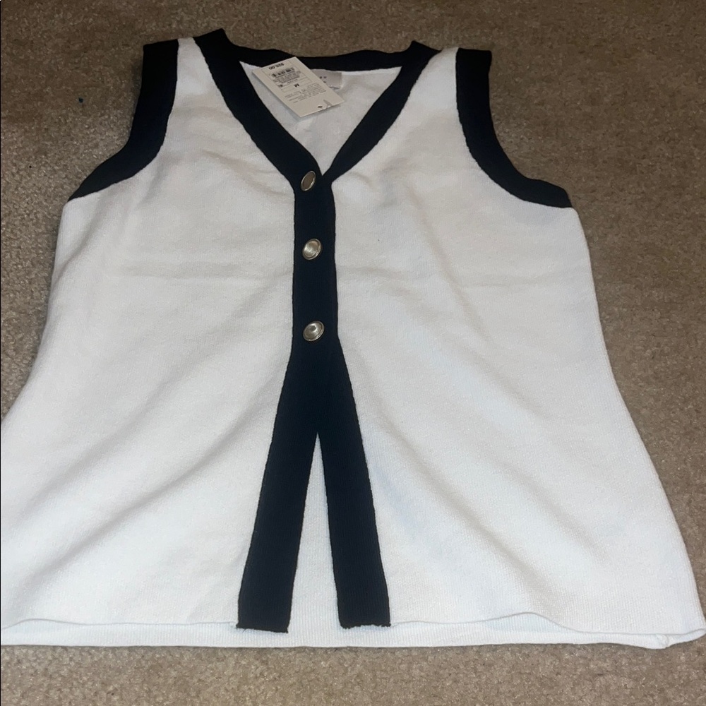 NWT! Sleeveless White and Black sweater